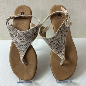 WOMENS WHITE MOUNTAIN SANDALS Size 7